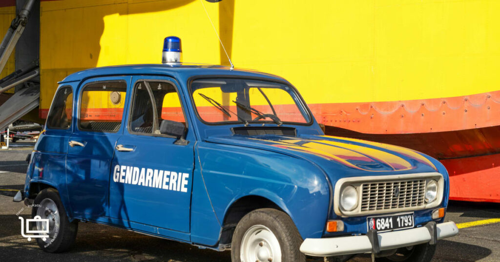 featured the gendarme afternoon master horizontal